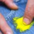 Как да премахнете засъхнала боя от дрехите у дома Как да премахнете боята от вещ